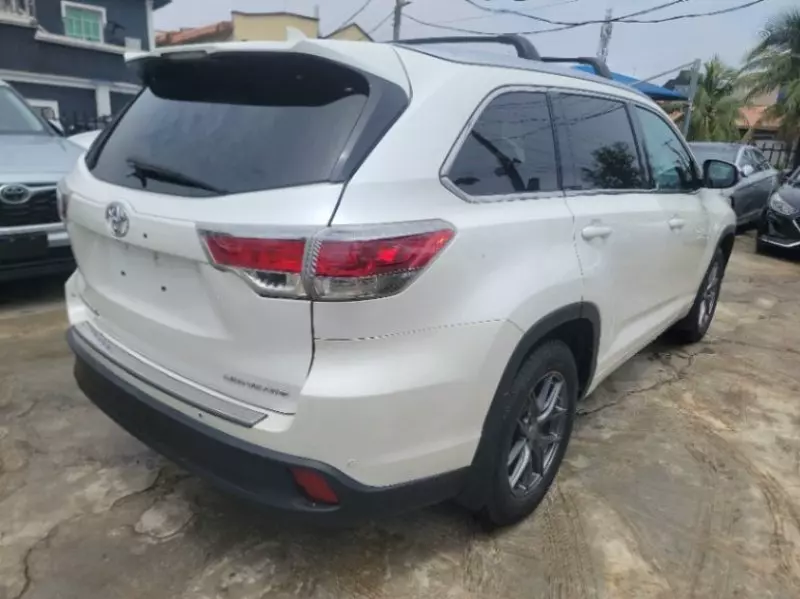 TOYOTA Highlander - 2016