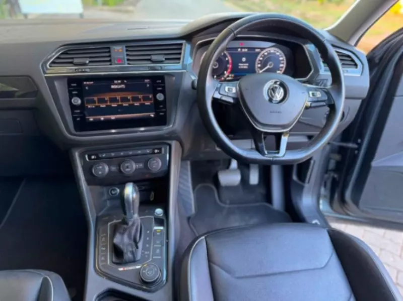 Volkswagen Tiguan   - 2019