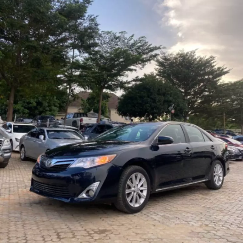 TOYOTA Camry - 2012
