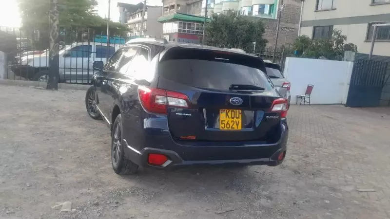 Subaru Outback   - 2015