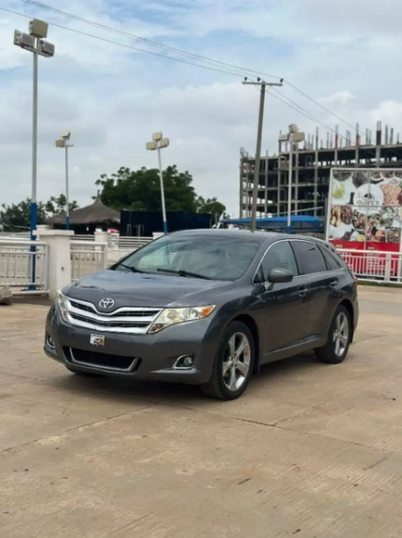 TOYOTA Venza   - 2011