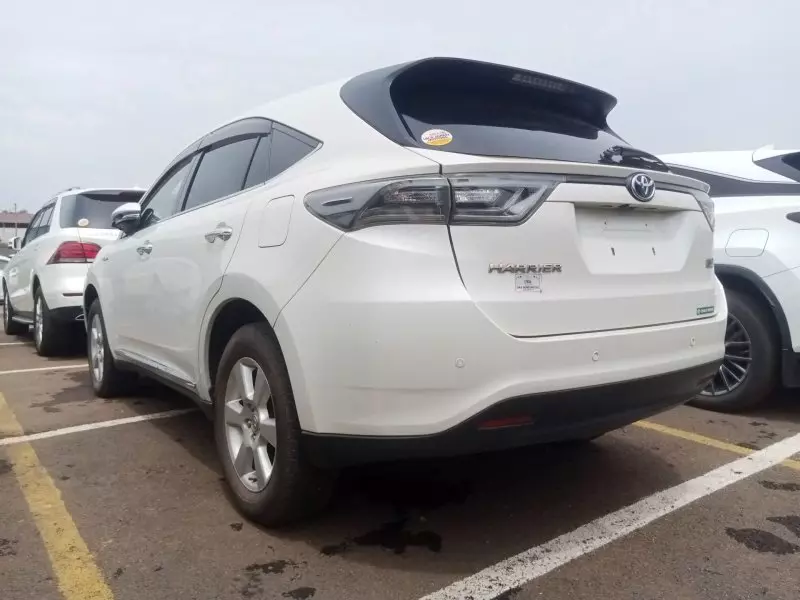 Toyota Harrier hybrid    - 2015