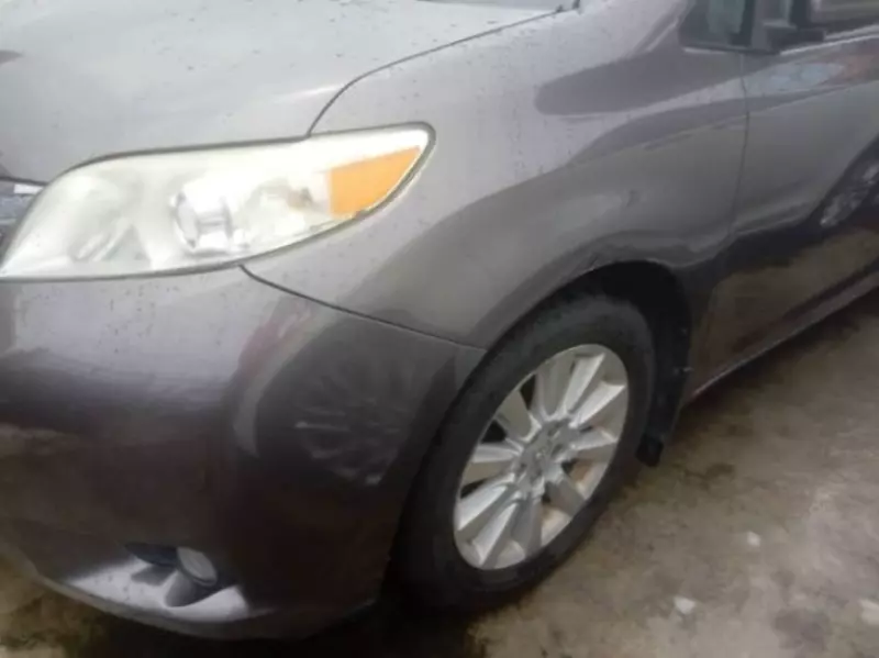 Toyota Sienna - 2013