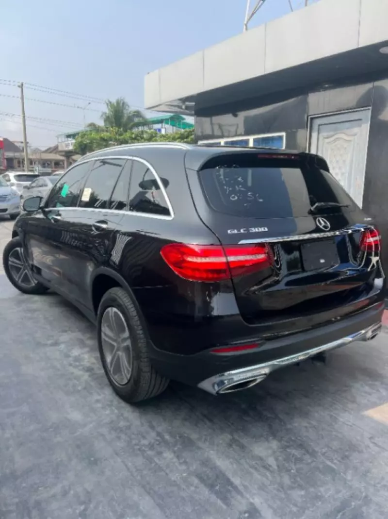 Mercedes-Benz GLC 300   - 2019