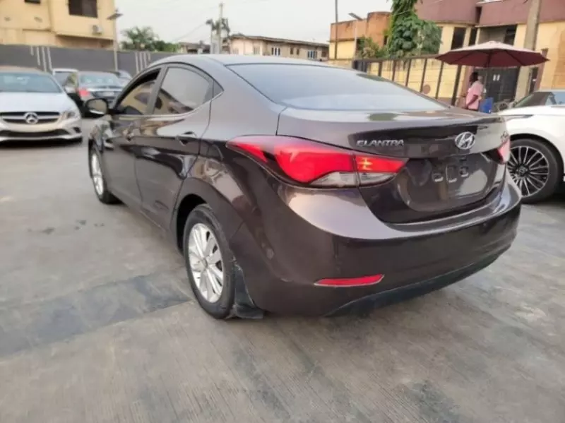 Hyundai Elantra   - 2014