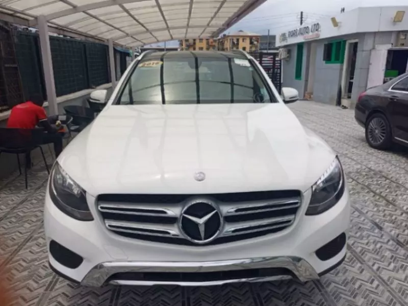 Mercedes-Benz GLC 300   - 2016
