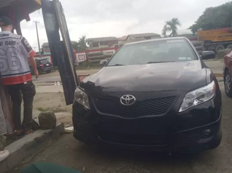 TOYOTA Camry   - 2011