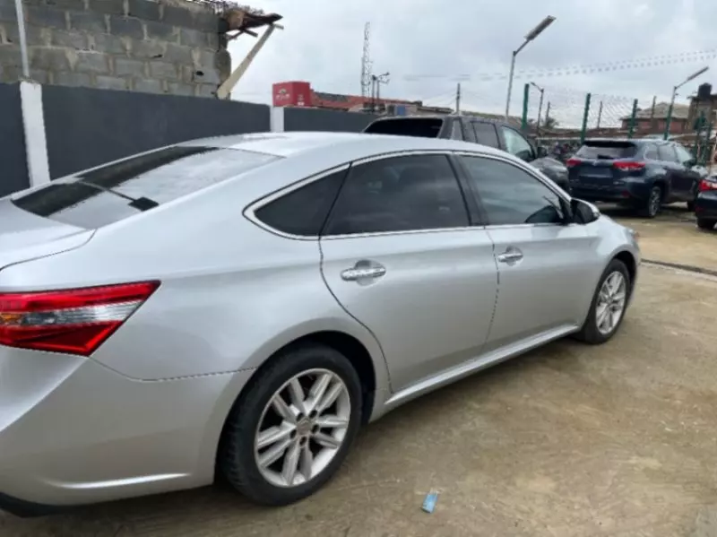 TOYOTA Avalon   - 2013