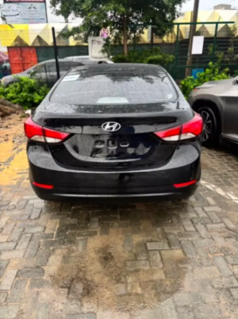 Hyundai Sonata   - 2012