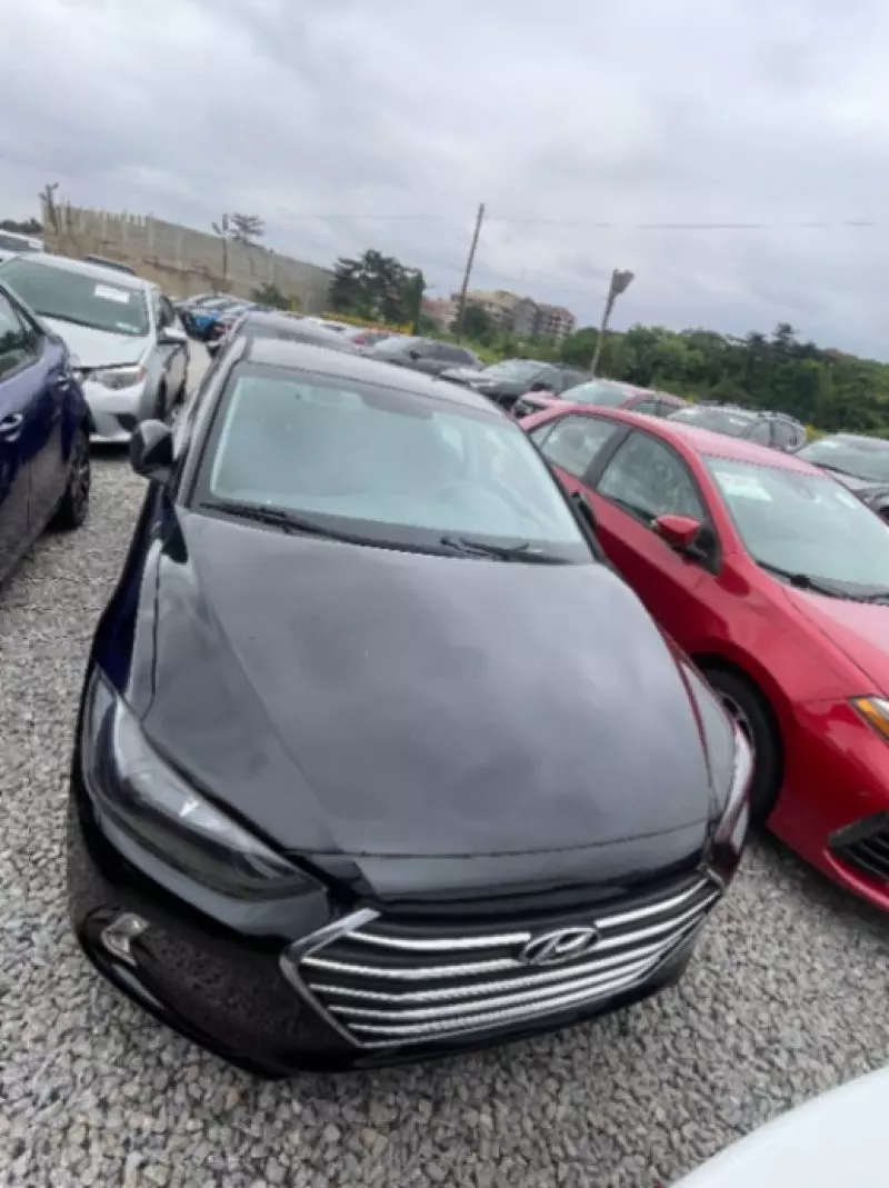 Hyundai Elantra   - 2018