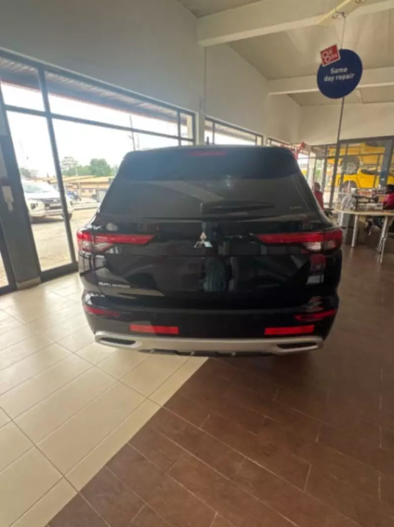 Mitsubishi OUTLANDER   - 2025