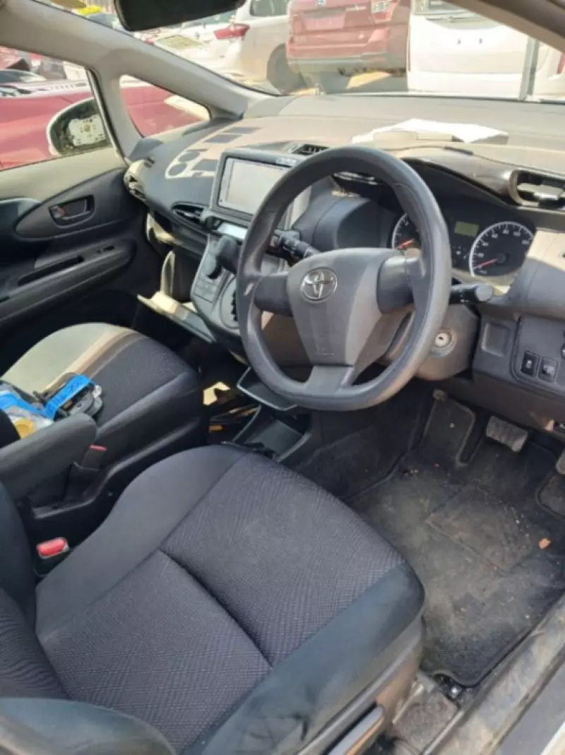 Toyota Wish   - 2012