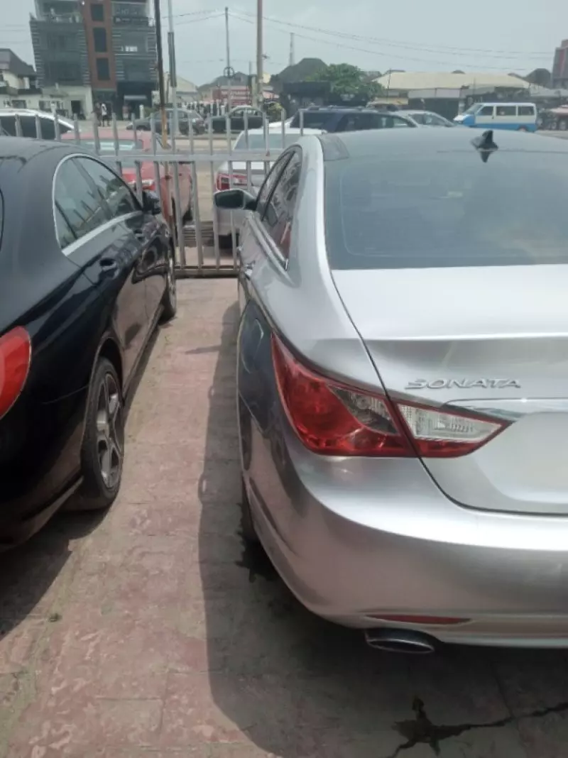 Hyundai Sonata   - 2013