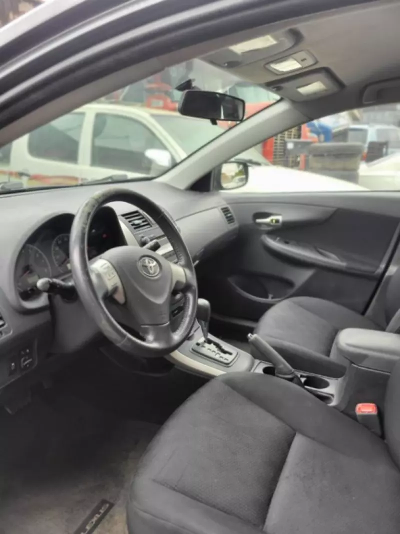Toyota Corolla   - 2009
