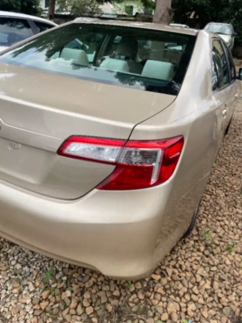 TOYOTA Camry   - 2012
