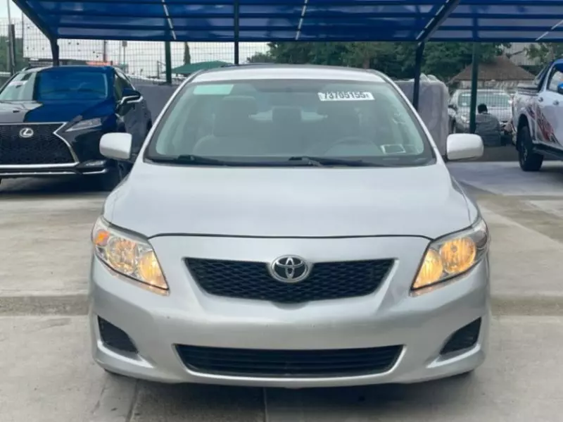TOYOTA Corolla   - 2010