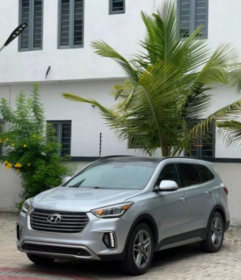 Hyundai Santa Fe   - 2018