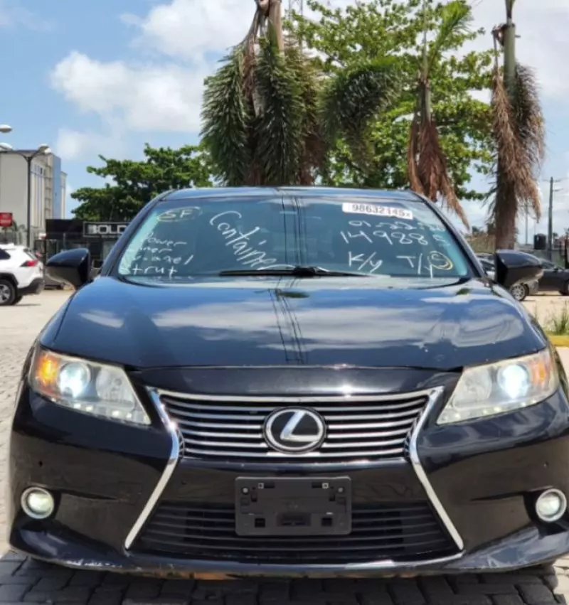 Lexus ES   - 2014