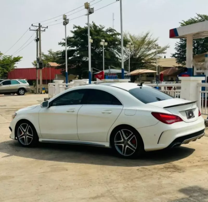 Mercedes-Benz CLA-Class   - 2015
