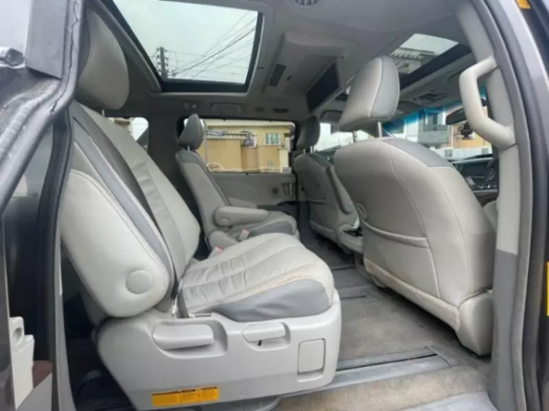 Toyota Sienna   - 2013