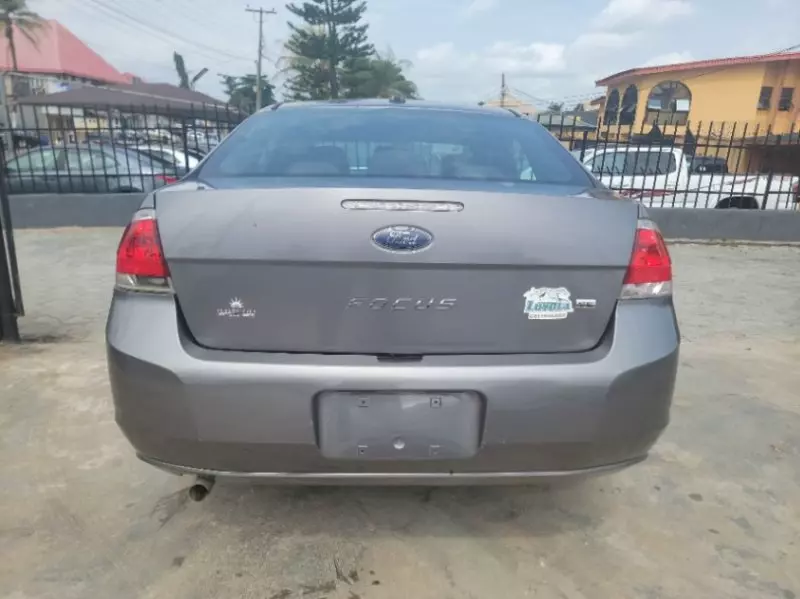 Ford Focus   - 2011