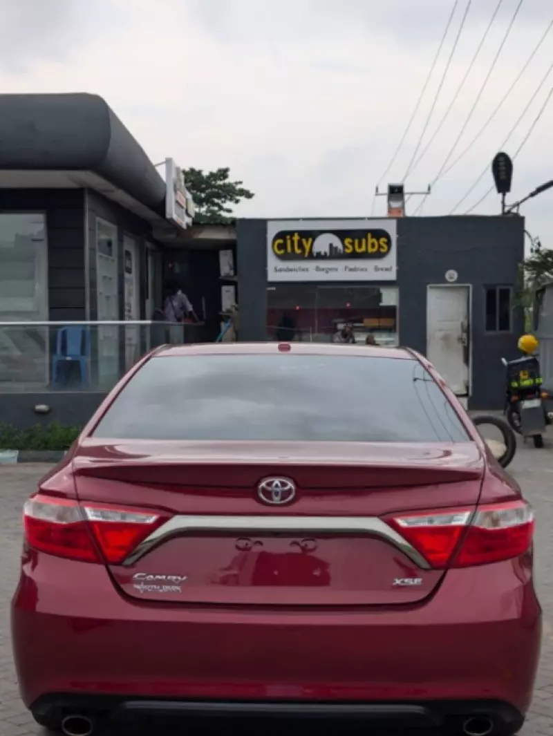 Toyota Camry   - 2016