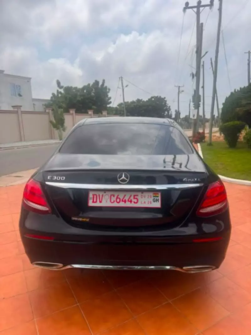 Mercedes-Benz E 300   - 2017