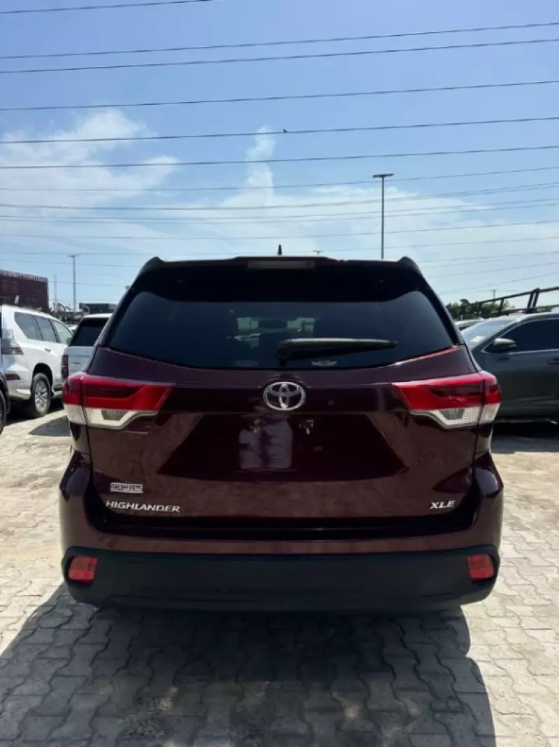 Toyota RAV4   - 2018