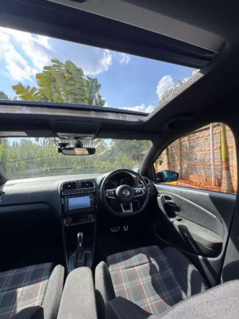 Volkswagen Polo   - 2017