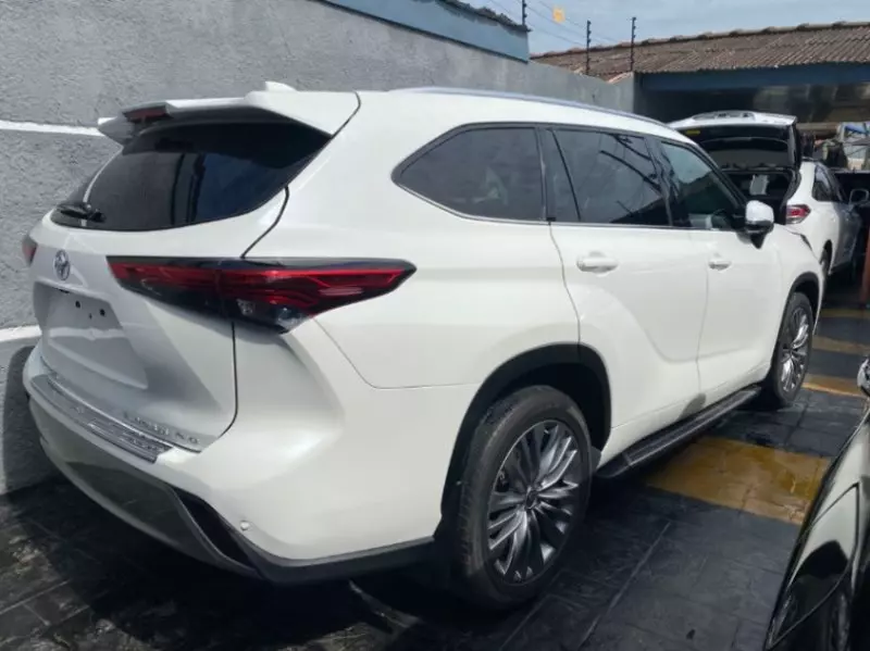 Toyota Highlander - 2021