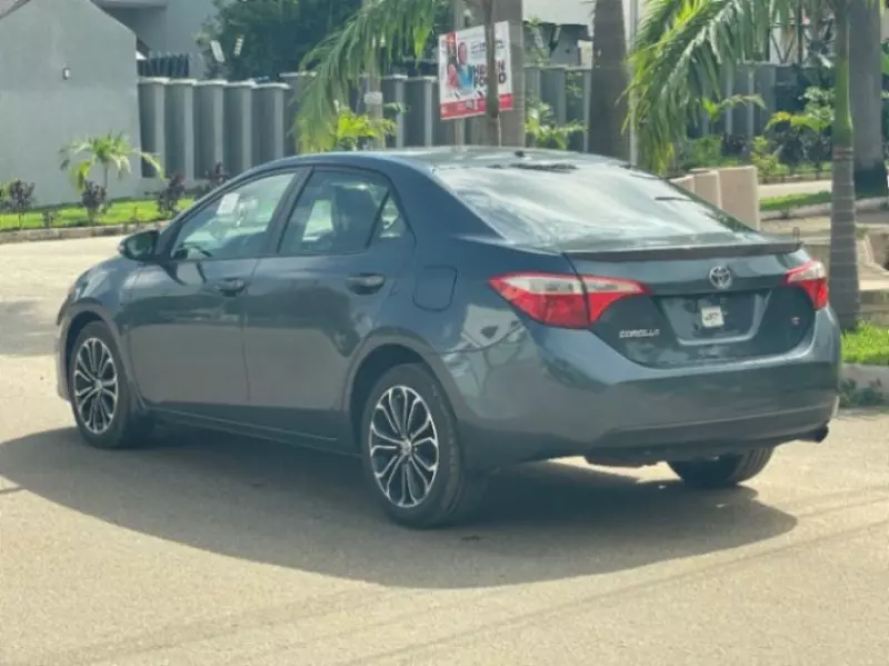 TOYOTA Corolla   - 2015
