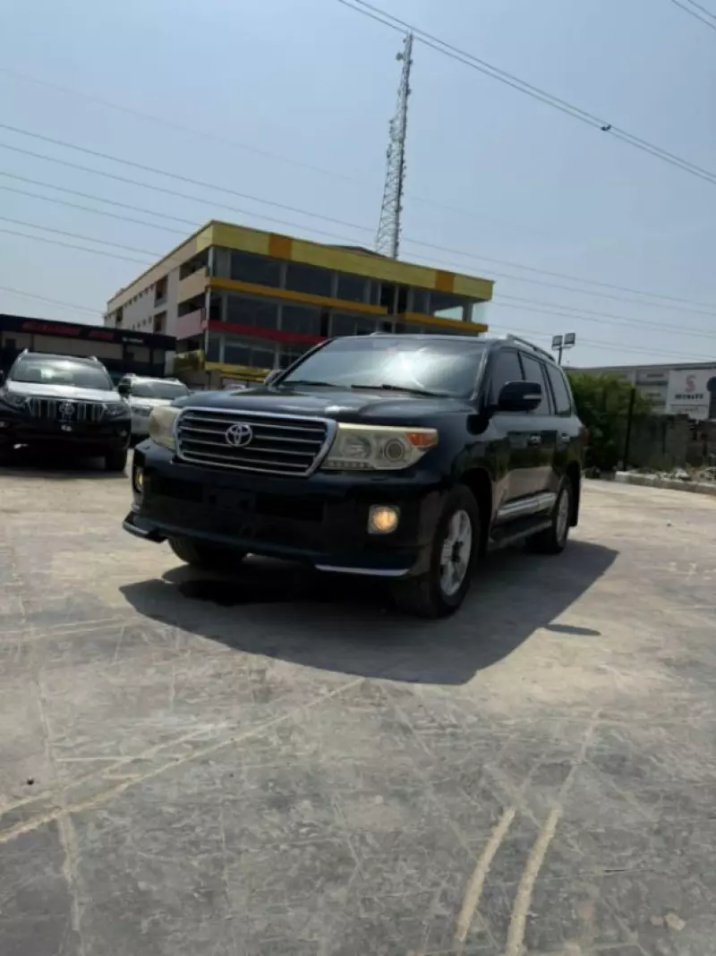 Toyota Land Cruiser   - 2013