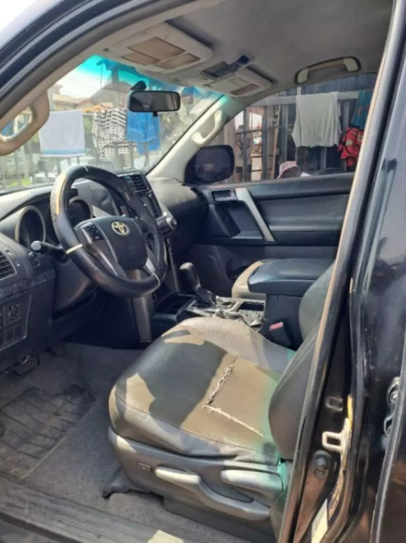 Toyota Land Cruiser   - 2011