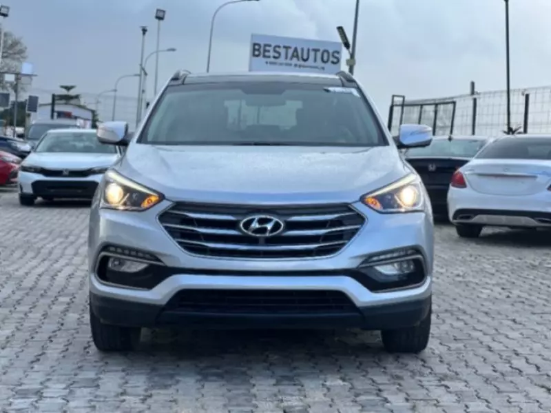 Hyundai Santa FE   - 2017