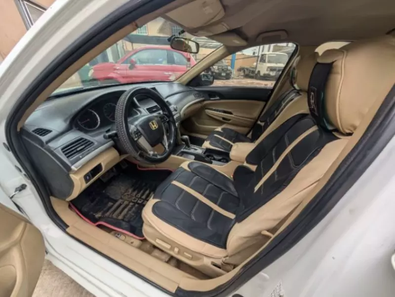 Honda Accord   - 2011