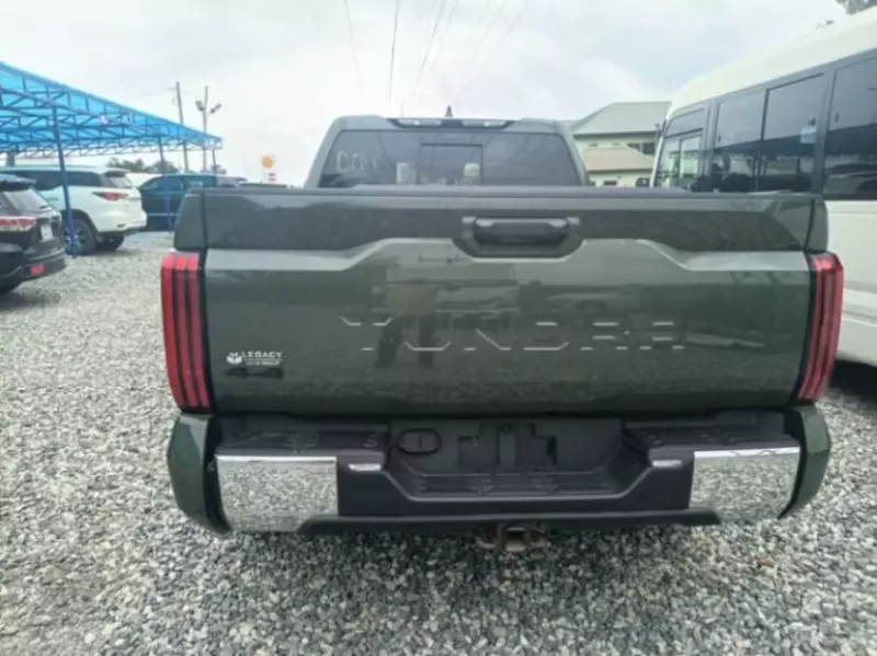 TOYOTA Tundra   - 2022