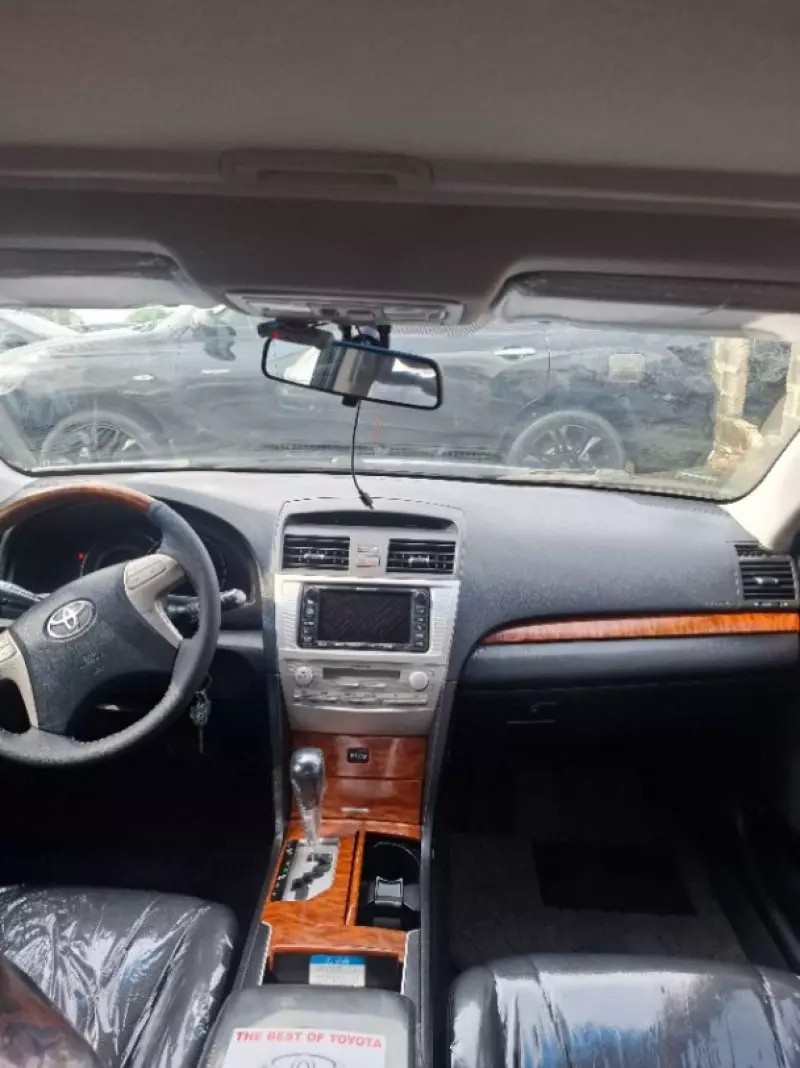 Toyota Camry - 2010