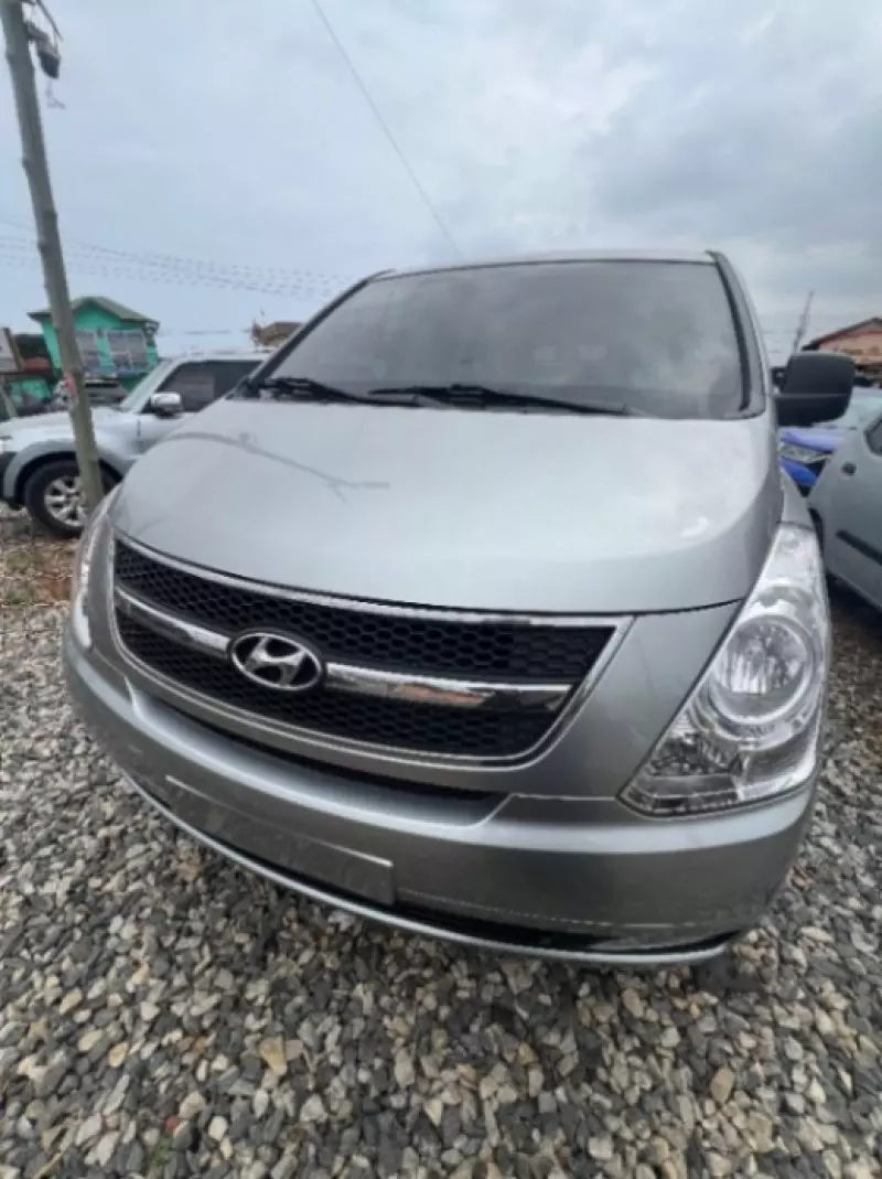 Hyundai H-1 Starex - 2013
