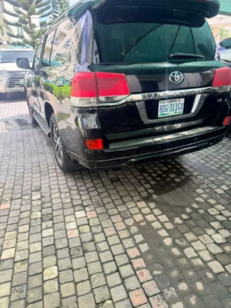 TOYOTA Land Cruiser - 2010