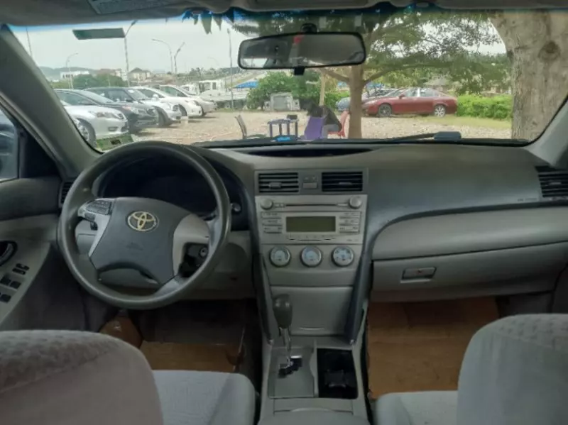 TOYOTA Camry - 2010