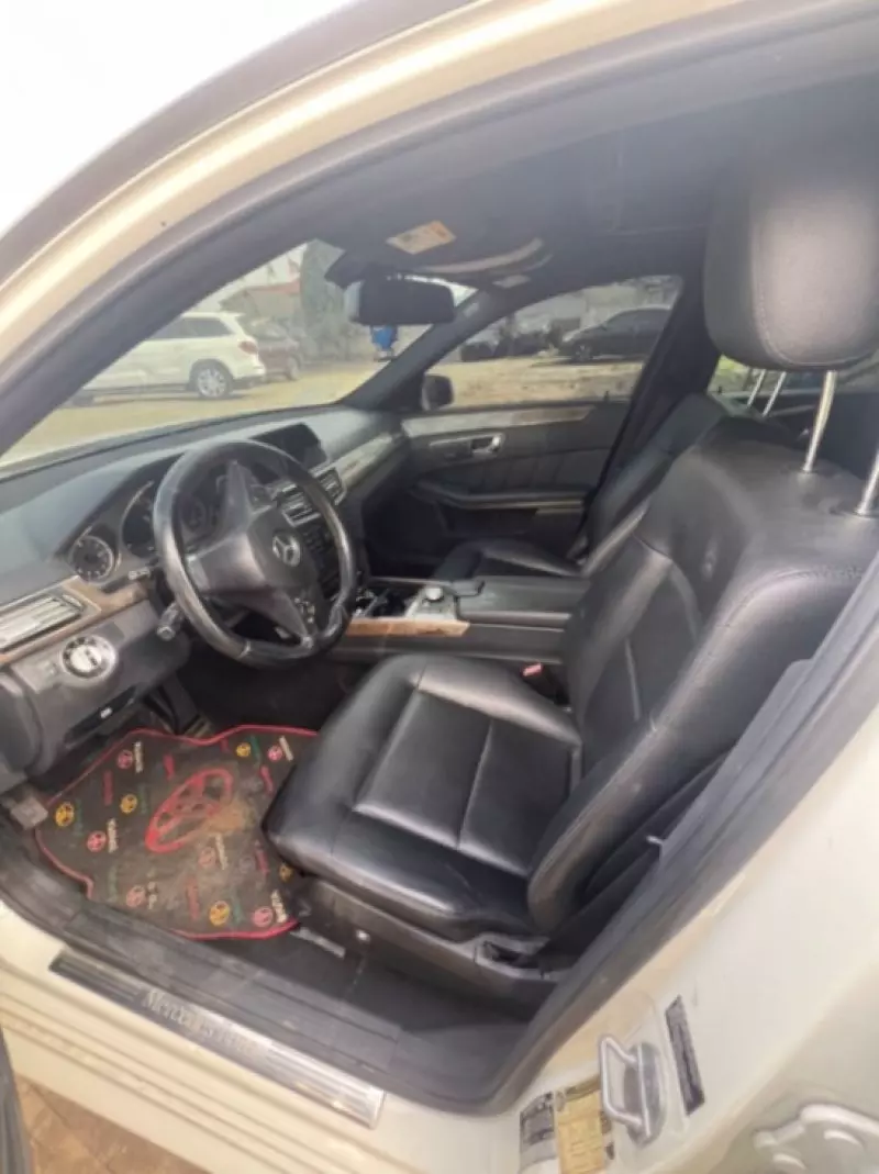 Mercedes-Benz E-Class   - 2010