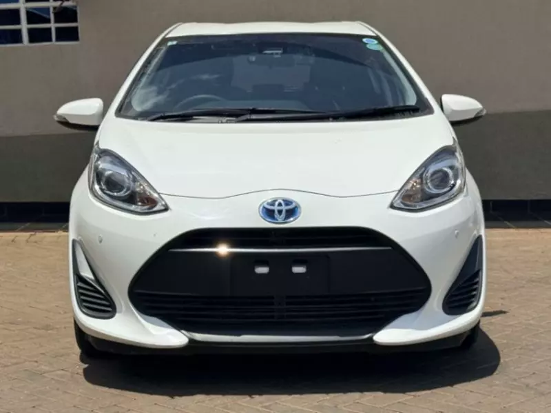 TOYOTA Aqua   - 2018