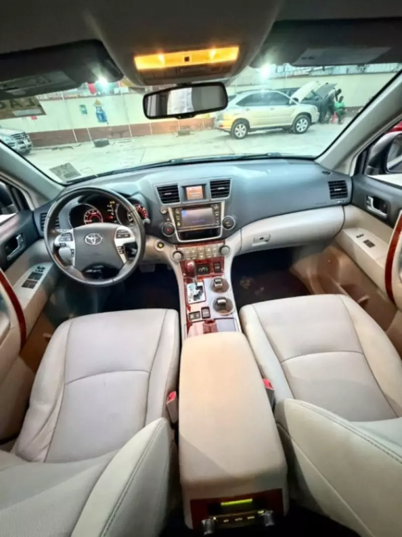 TOYOTA Highlander   - 2013