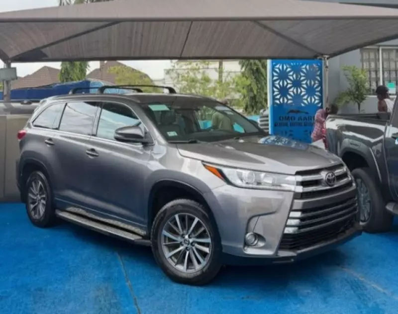 TOYOTA Highlander   - 2016