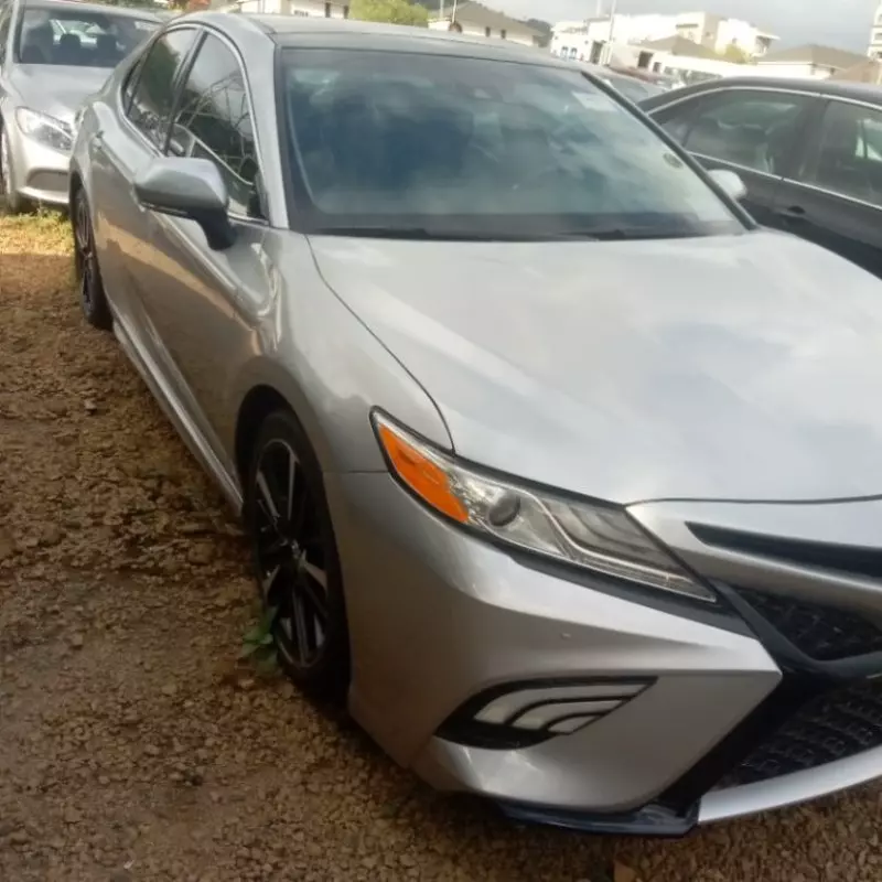 TOYOTA Camry - 2018