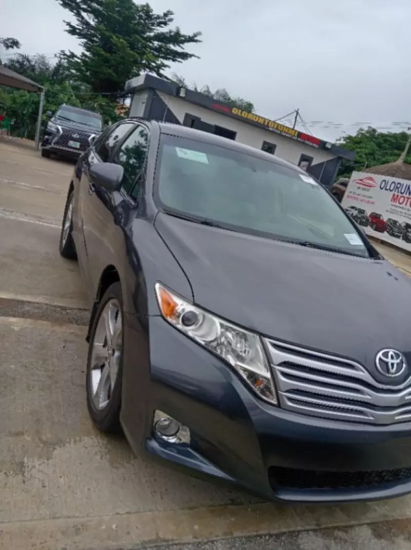 TOYOTA Venza   - 2010