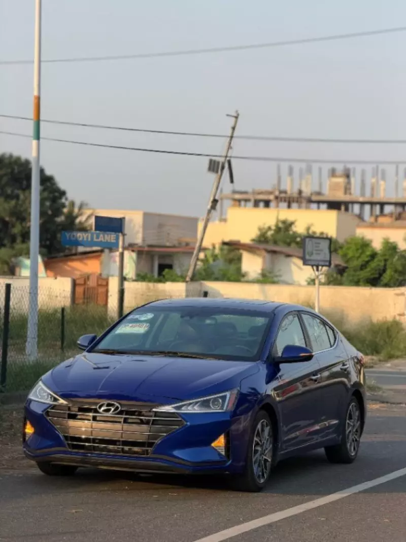 Hyundai Elantra   - 2020