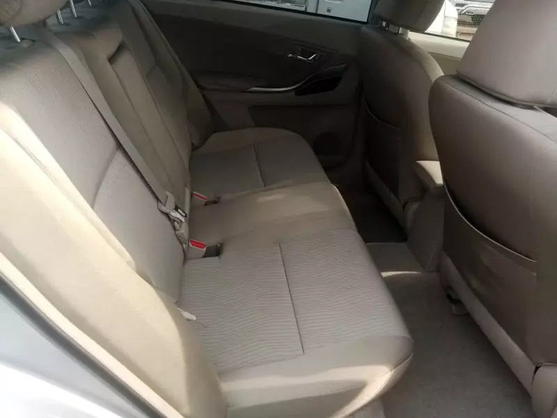 Toyota Premio    - 2012