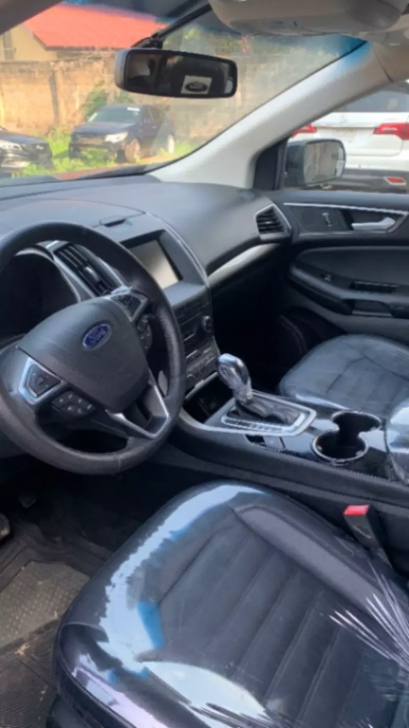 Ford Edge   - 2015