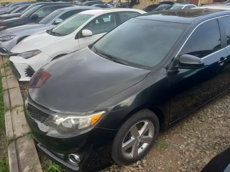 Toyota Camry   - 2014